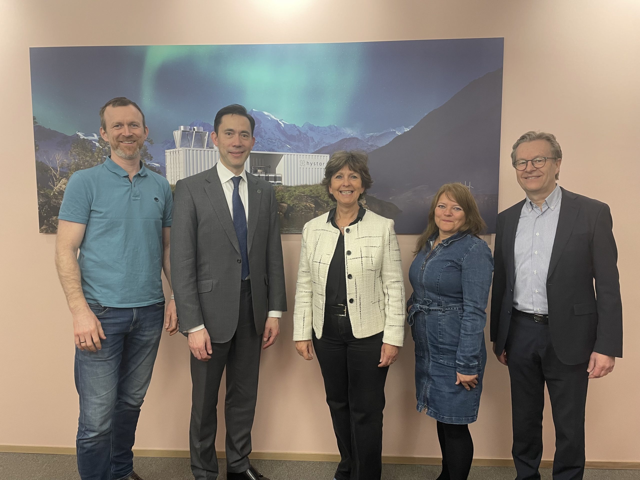 Bedriftsbesøk med ordfører hos Hystar på Høvik
